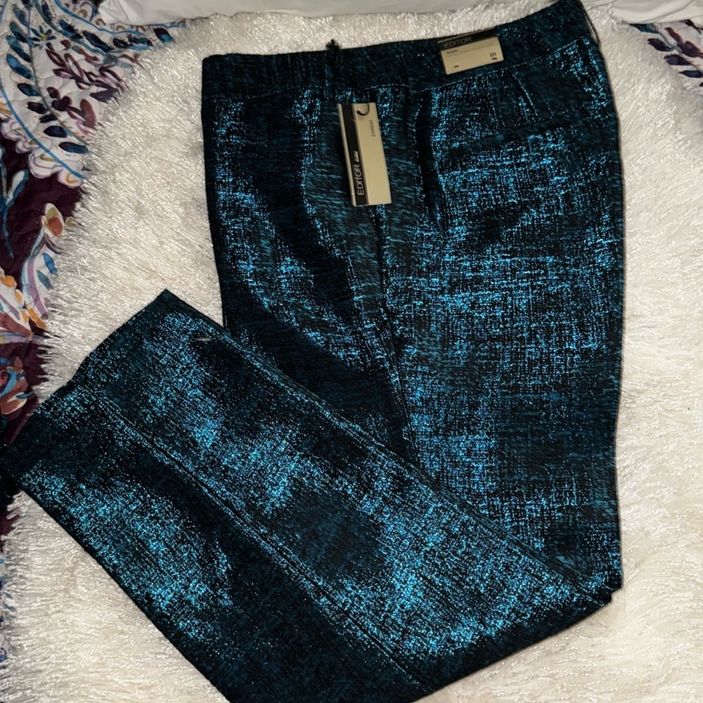 Brand new never worn Cropped trouser with matching ruched top from Express